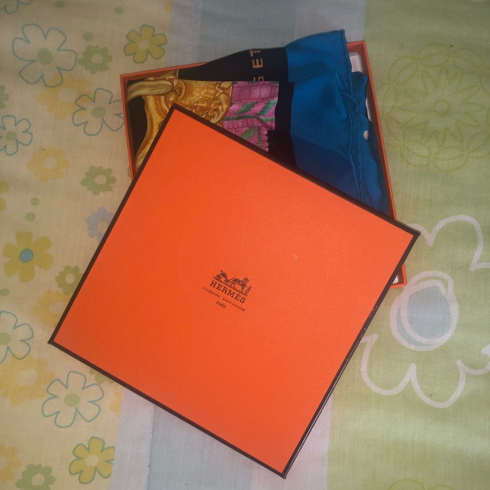 Hermès scarf